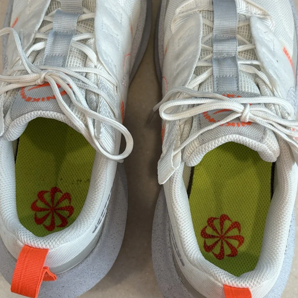Nike Crater Impact DB3551-100 White Volt Orange Men/Women Size 7Y (Women 8.5)‎